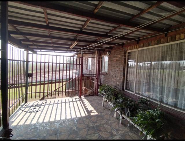 3 BEDROOM FREEHOLD FOR SALE IN TASBET PARK EXT 1